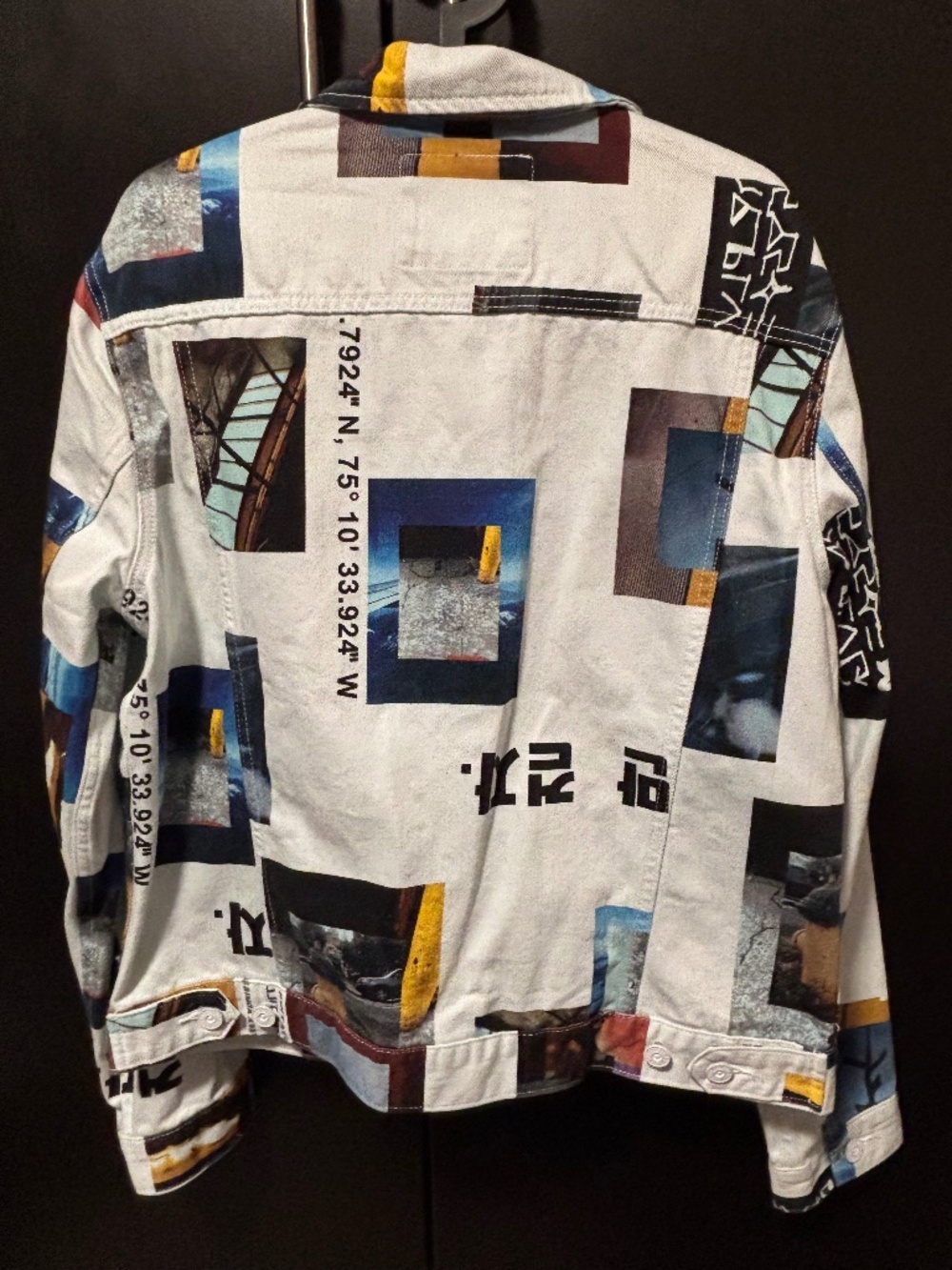 Urban Outfitters BDG Men’s “Pictures” Patterned Denim Jacket - Picture 4 of 6